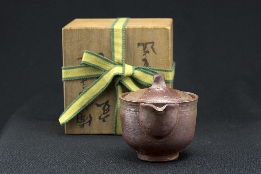 Bizen hoihin japanese teapot